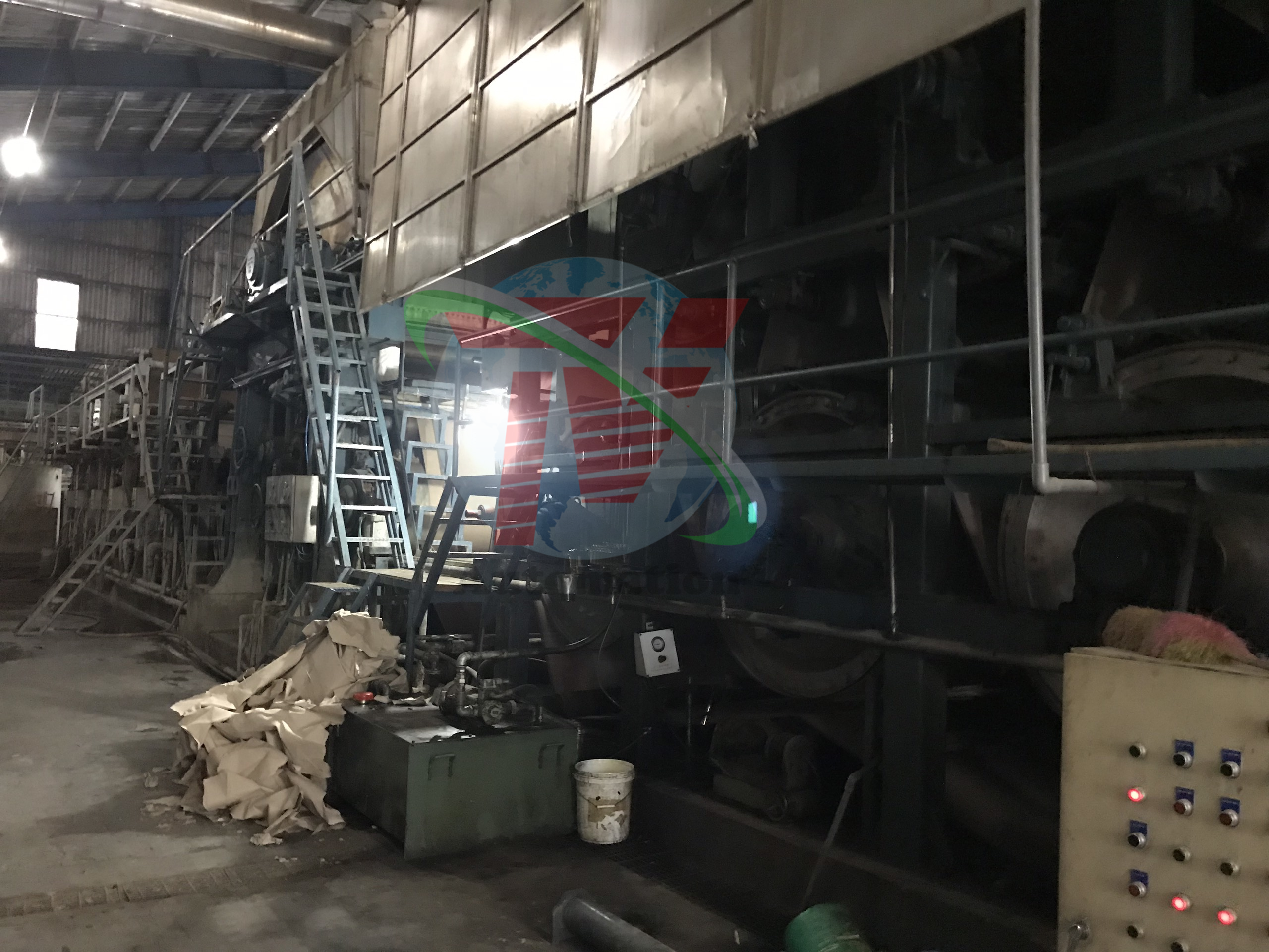 Giải pháp điều khiển đồng bộ máy xeo giấy.